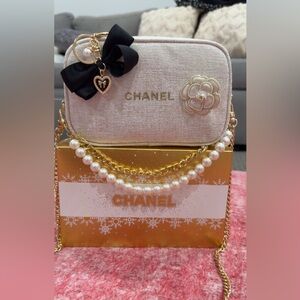 Chanel Cream and Black Women's Bag